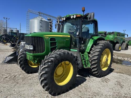 John Deere 7330 recensioni e scheda tecnica